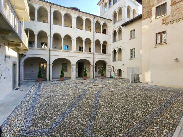 Appartamento in affitto di 95 m² in Via Angelo Spada, 4