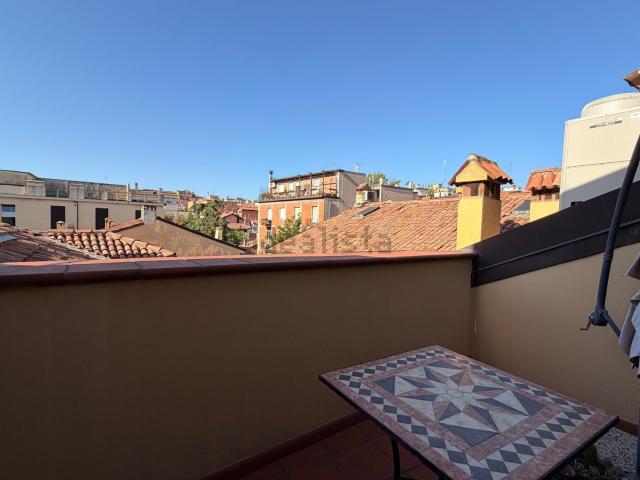 Appartamento in affitto di 95 m² in Via Avesella, 32