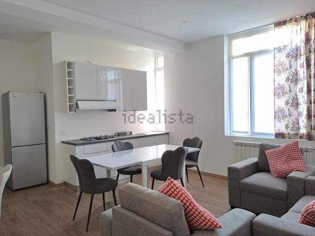 Appartamento in affitto di 95 m² in Via Bramante, 39