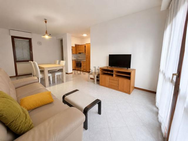 Appartamento in affitto di 95 m² in Via Canonica, 6