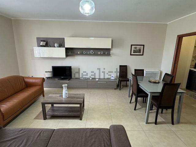 Appartamento in affitto di 95 m² in Via Colonne, 19