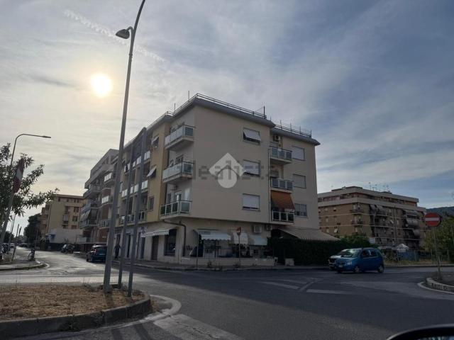 Appartamento in affitto di 95 m² in Via D. Ricci, 4
