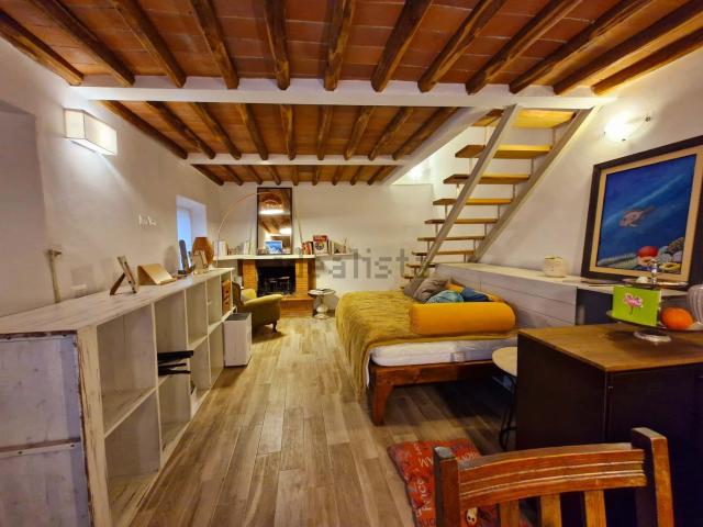 Appartamento in affitto di 95 m² in Via del Borgo, 320