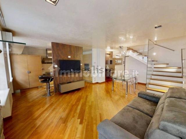 Appartamento in affitto di 95 m² in Via di Tor Bandena, 3