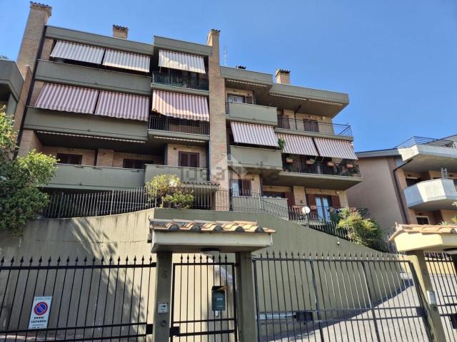 Appartamento in affitto di 95 m² in Via Fabrizio Quattrocchi, 8