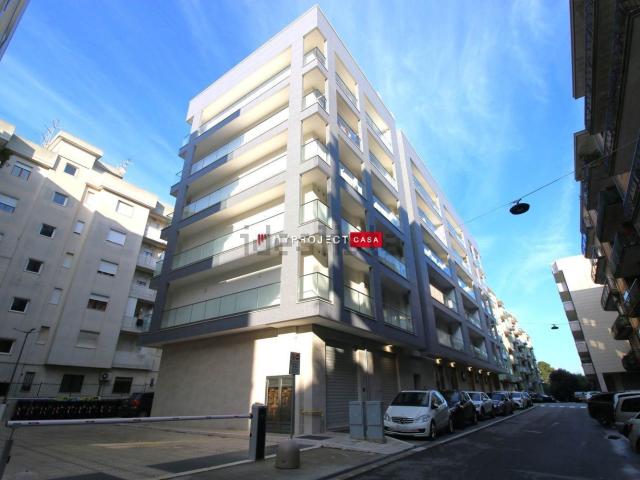 Appartamento in affitto di 95 m² in Via Francesco Petrarca, 12