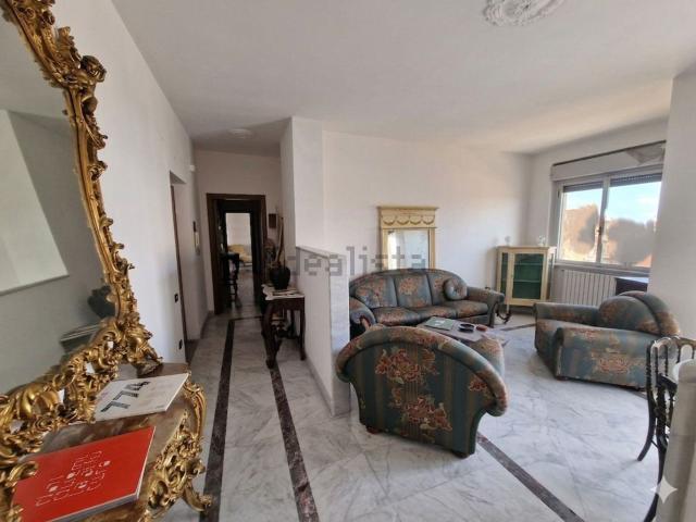 Appartamento in affitto di 95 m² in Via Galatina, 185