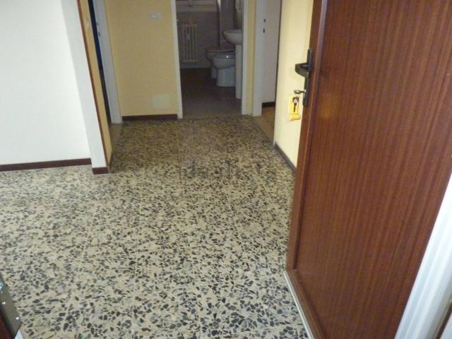 Appartamento in affitto di 95 m² in Via Giosuè Borsi