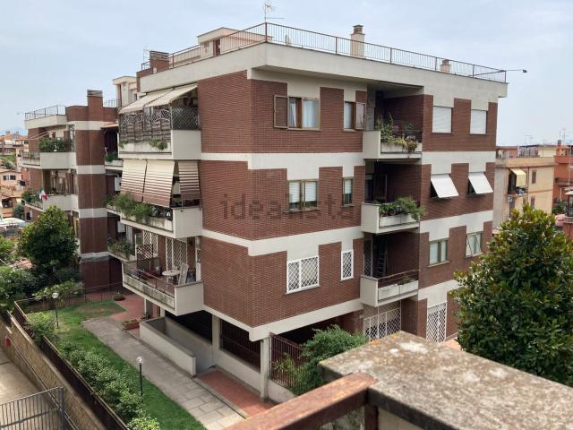 Appartamento in affitto di 95 m² in Via Giulio Frascheri