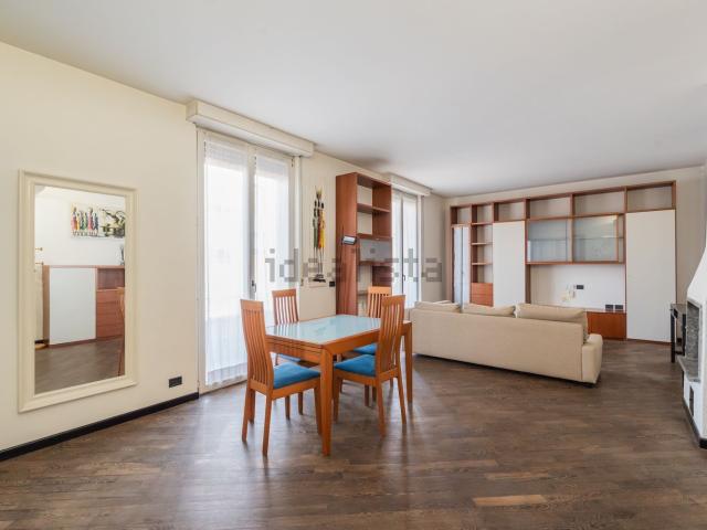 Appartamento in affitto di 95 m² in Via Giuseppe Rovani, 112