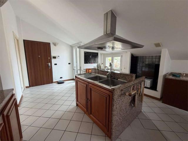 Appartamento in affitto di 95 m² in Via Indipendenza