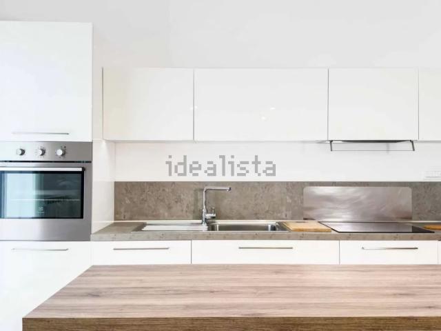 Appartamento in affitto di 95 m² in Via Ippolito Nievo, 10