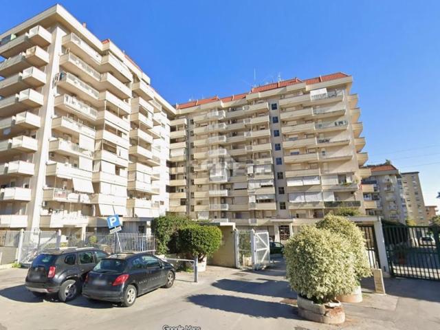 Appartamento in affitto di 95 m² in Via Luigi Cosenz, 4