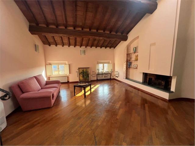 Appartamento in affitto di 95 m² in Via Marco Meloni, 8