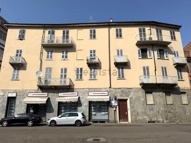 Appartamento in affitto di 95 m² in Via Massimo D&apos Azeglio, 44