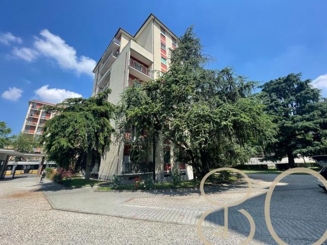 Appartamento in affitto di 95 m² in Via Medeghino, 31