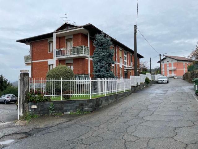 Appartamento in affitto di 95 m² in Via Mombarone, 19