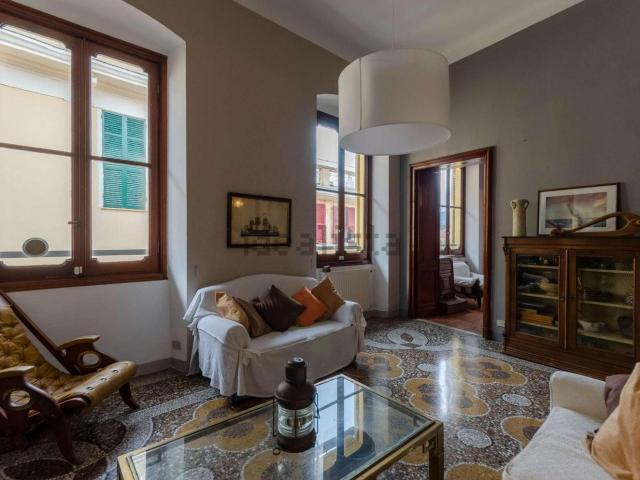 Appartamento in affitto di 95 m² in Via Montebello