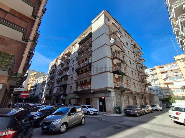 Appartamento in affitto di 95 m² in Via Romagna
