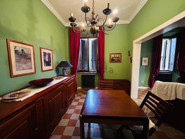 Appartamento in affitto di 95 m² in Viale Orazio Antinori, 16