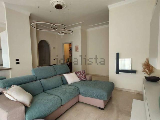 Appartamento in affitto di 95 m² in Viale Ciro Menotti