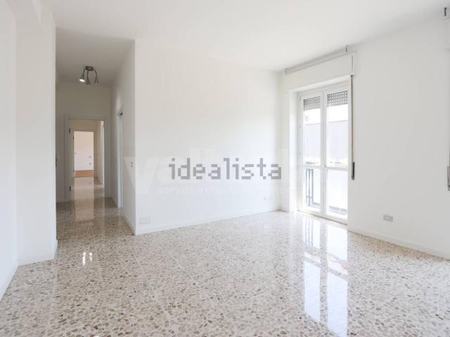 Appartamento in affitto di 95 m² in Viale della Repubblica, 76