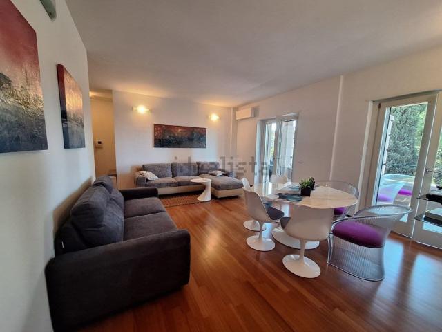 Appartamento in affitto di 95 m² in Via Castellara
