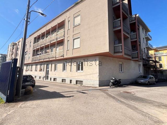 Appartamento in affitto di 96 m² in Via Catalani Alfredo, 15