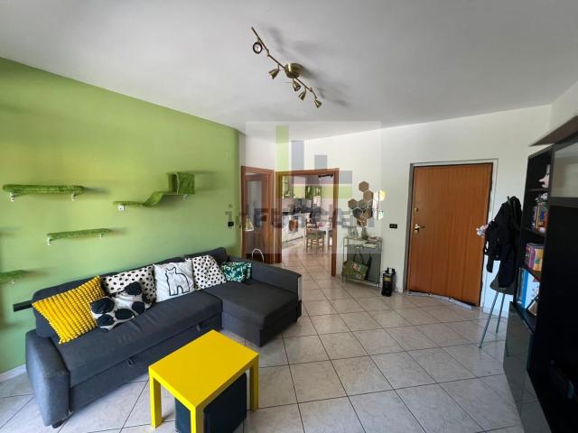 Appartamento in affitto di 96 m² in Via Eugenio Montale