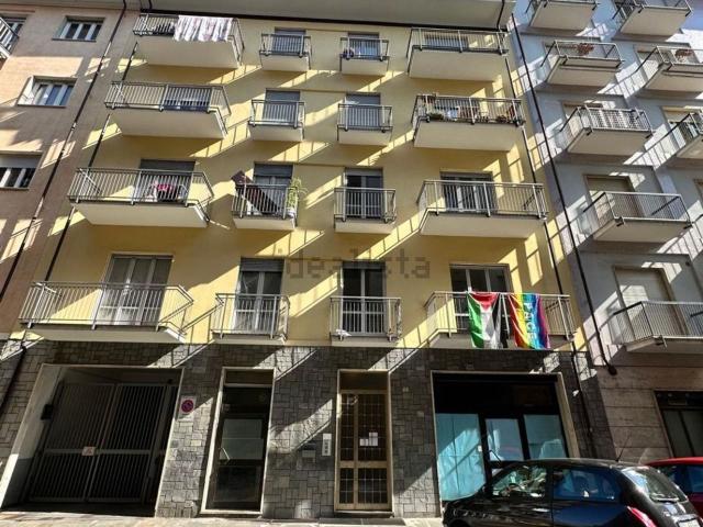 Appartamento in affitto di 96 m² in Via Michele Coppino, 2