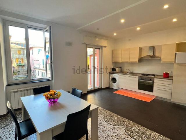 Appartamento in affitto di 96 m² in Via Sestri, 4
