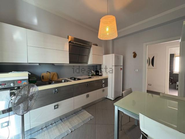 Appartamento in affitto di 96 m² in Viale Santa Panagia, 136