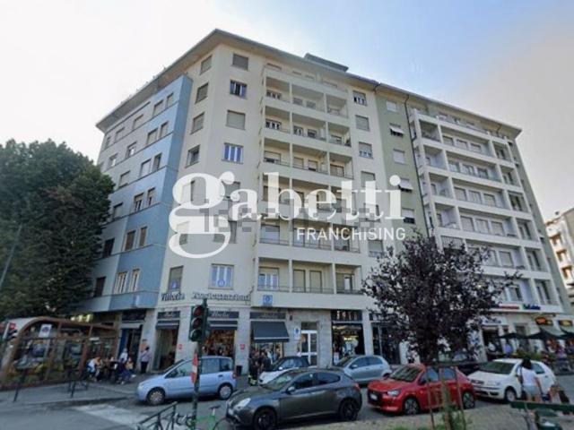 Appartamento in affitto di 98 m² in Piazza Santa Rita da Cascia, 6