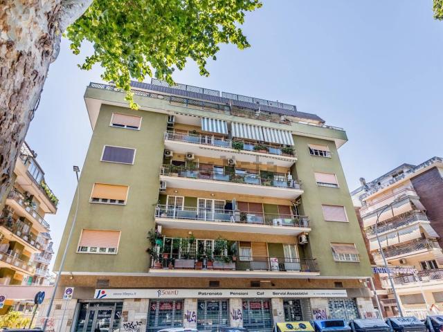 Appartamento in affitto di 98 m² in Via Vincenzo Brunacci, 19
