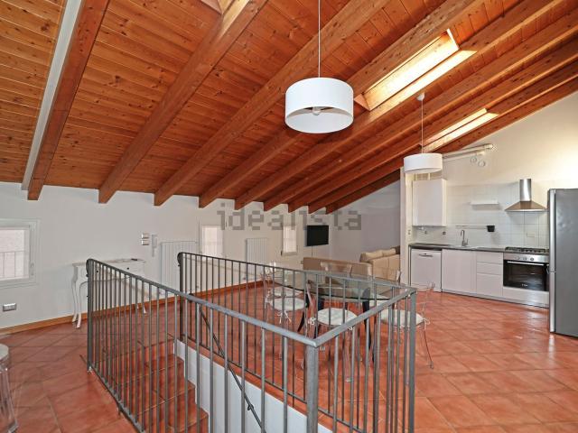 Appartamento in affitto di 98 m² in Via Capo di Lucca