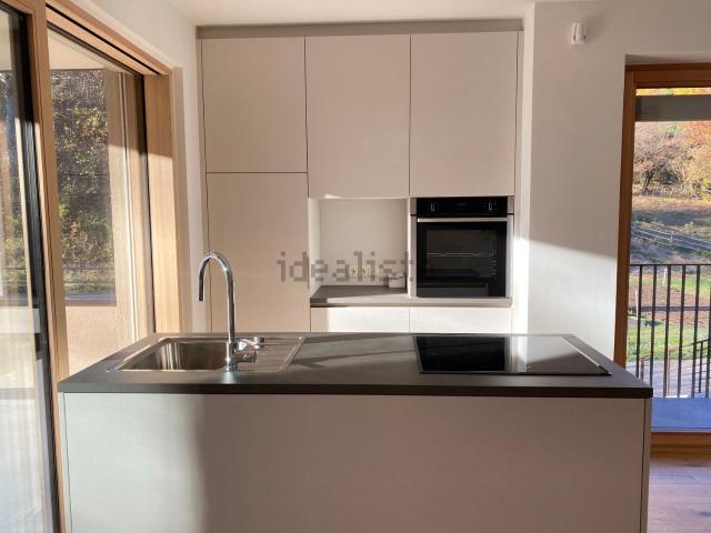 Appartamento in affitto di 98 m² in Via Mayenburg, 30