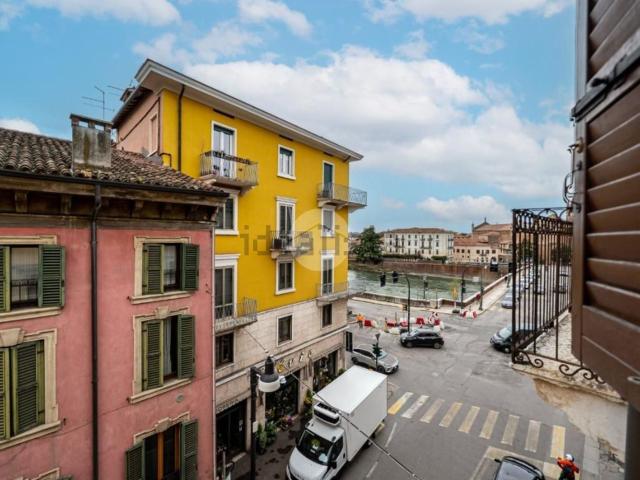 Appartamento in affitto di 98 m² in Via Scrimiari, 1