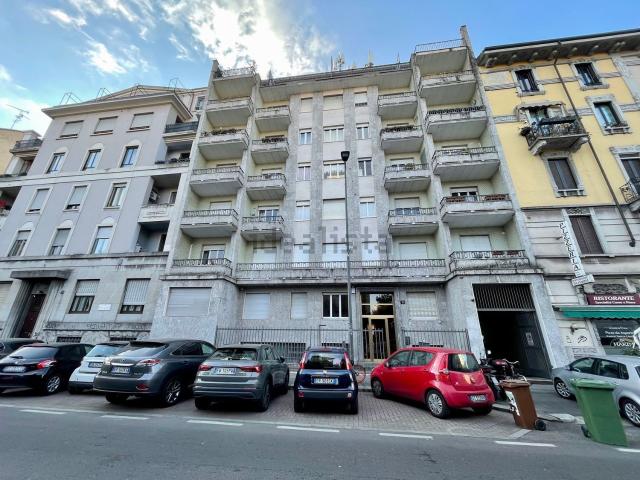 Appartamento in affitto di 99 m² in Via Vallazze, 78