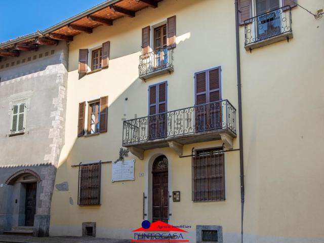 Appartamento in affitto di 99 m² in Via Costanzo Rinaudo, 18