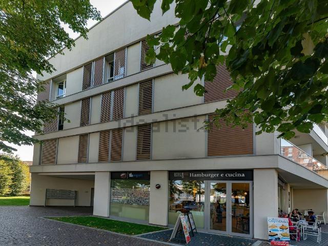 Appartamento in affitto di 99 m² in Via Roma