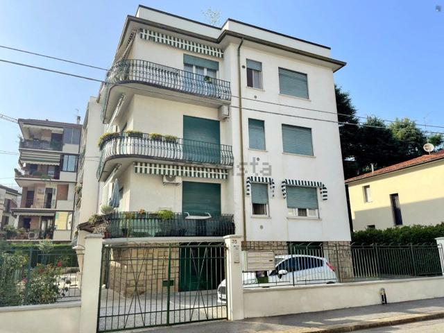 Appartamento in affitto di 99 m²