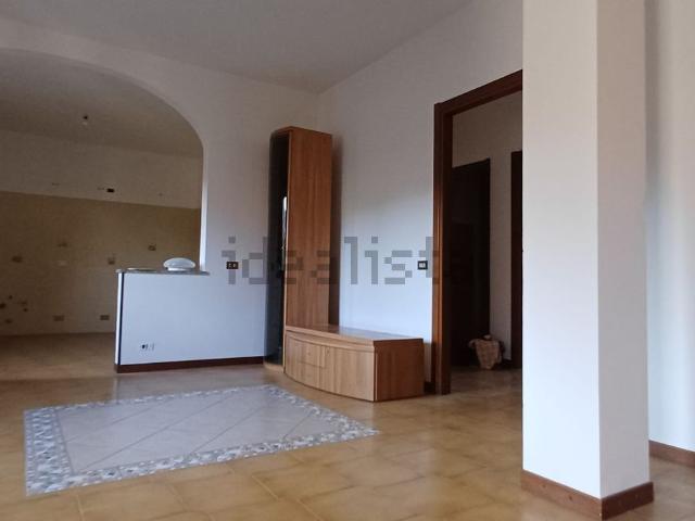 Appartamento in affitto di 100 m² in Via Contrina, 5