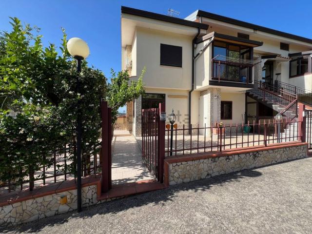 Appartamento in affitto di 100 m² in Via Cavalcanti