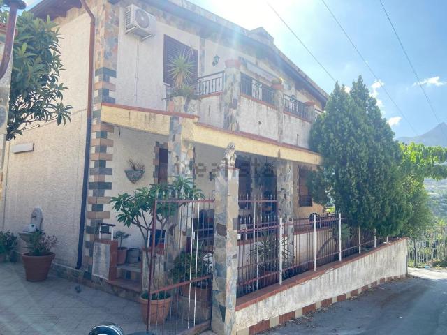 Appartamento in affitto di 100 m² in Via Cavallacci