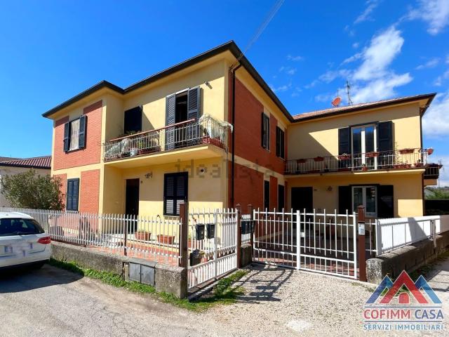 Appartamento in affitto di 100 m² in Via Cave Poggio