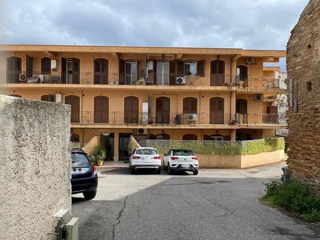 Appartamento in affitto di 100 m² in Via Celona, 17