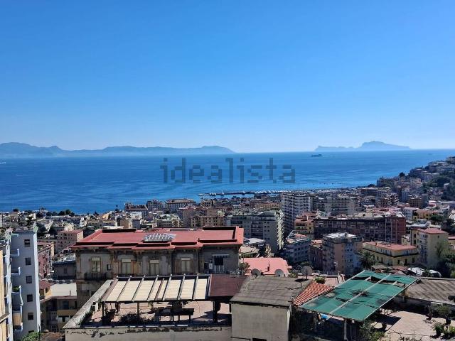 Appartamento in affitto di 100 m² in Via Aniello Falcone