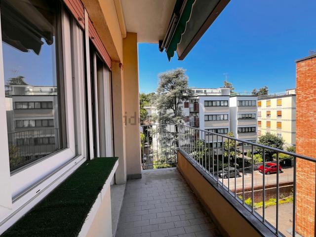 Appartamento in affitto di 100 m² in Via Adelaide Borghi Mamo