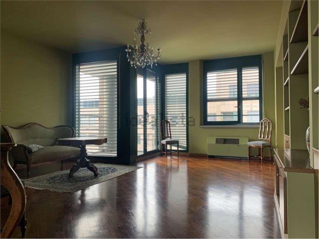 Appartamento in affitto di 100 m² in Via Agostino Paradisi