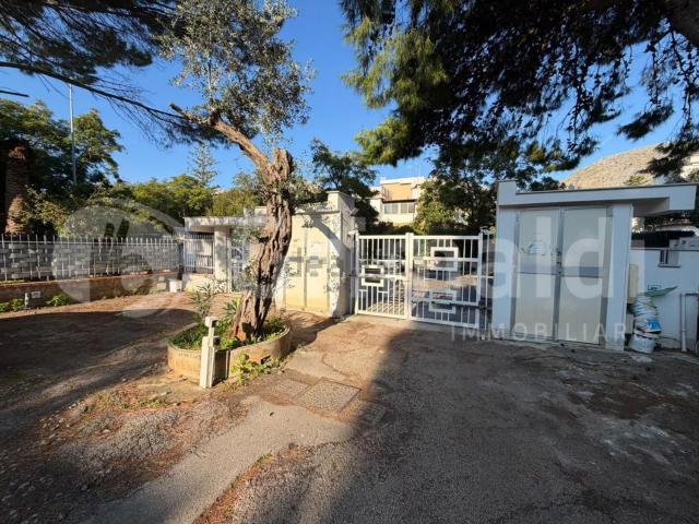 Appartamento in affitto di 100 m² in Via Apollo, 41